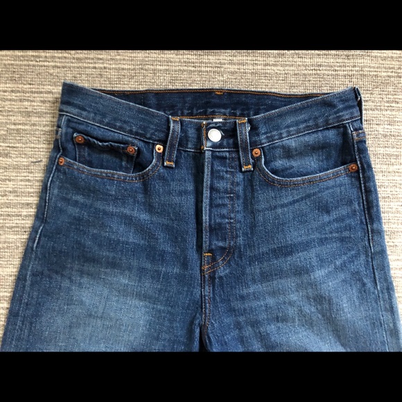 Levi’s High Rise Wedgie sz 27  RAW Hem - Picture 4 of 7